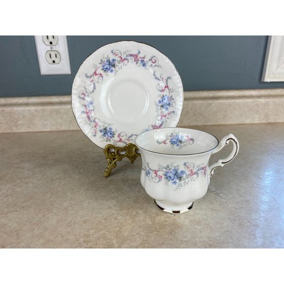 Paragon By Appointment To The Queen England Romance Cup And Saucer Gold Stamp - Picture 1 of 9